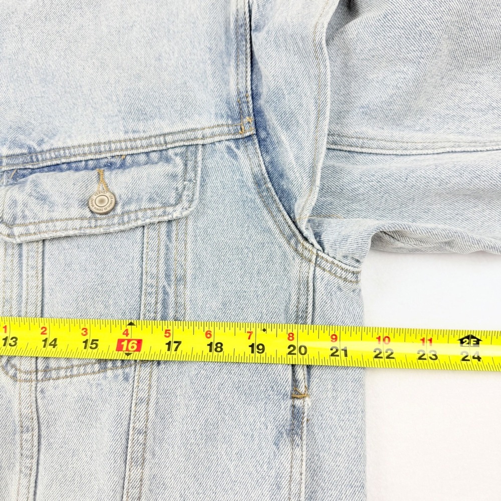 Vervet Women's Trendy Boyfriend Fit Blue Denim Jacket Sz M Ruffle Shoulder NWOT - Picture 9 of 11